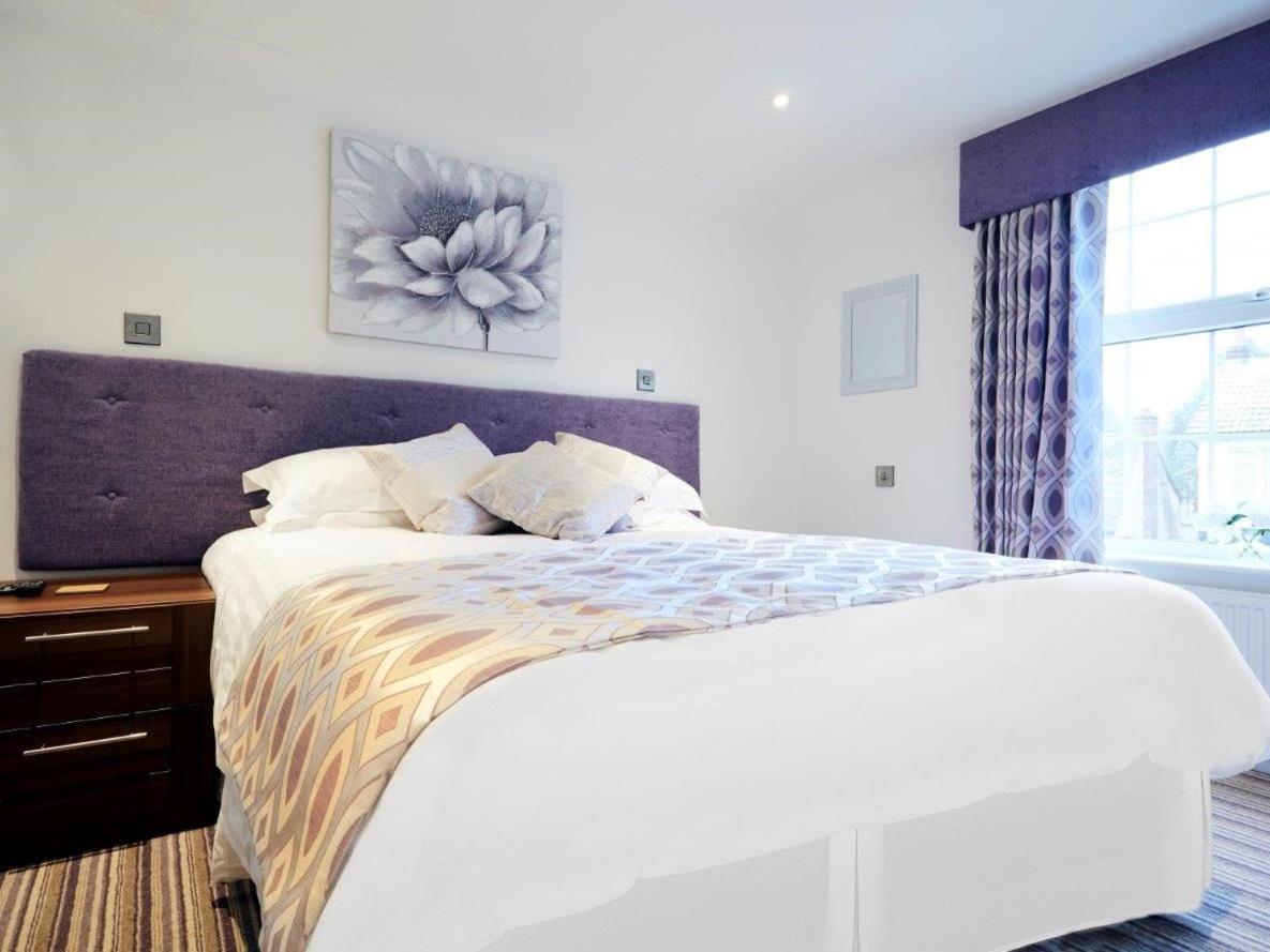 The Rose And Crown Hotel Thorpe-le-Soken Luaran gambar